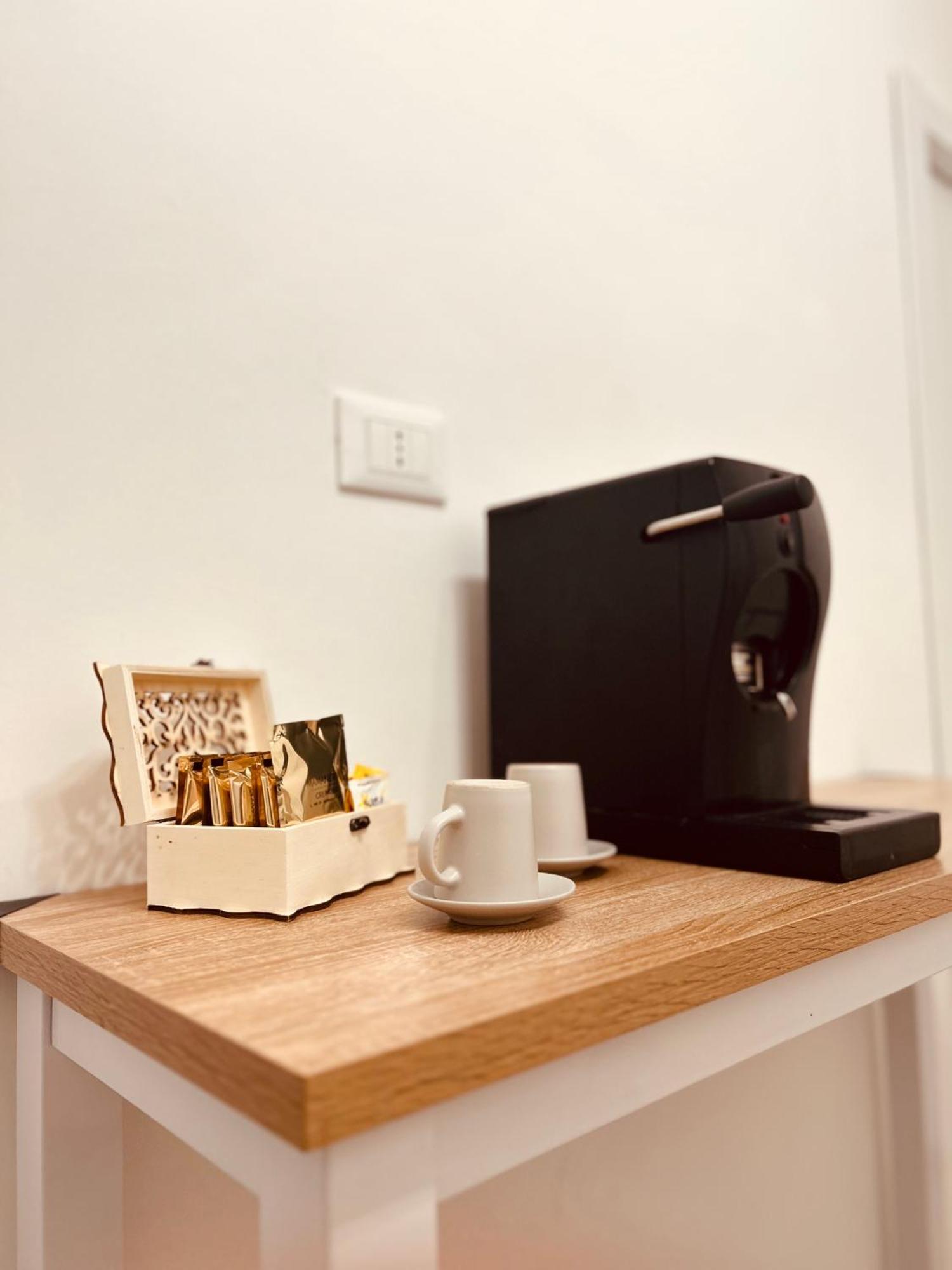 Appio Latino Casa By Bobo Apartment Rome Bagian luar foto
